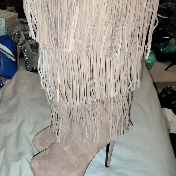 Suede and fringe platform boots. - Picture 3 of 8